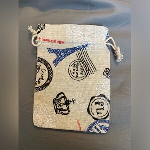 ❤️10/$10❤️ Chic Parisian Drawstring Pouch